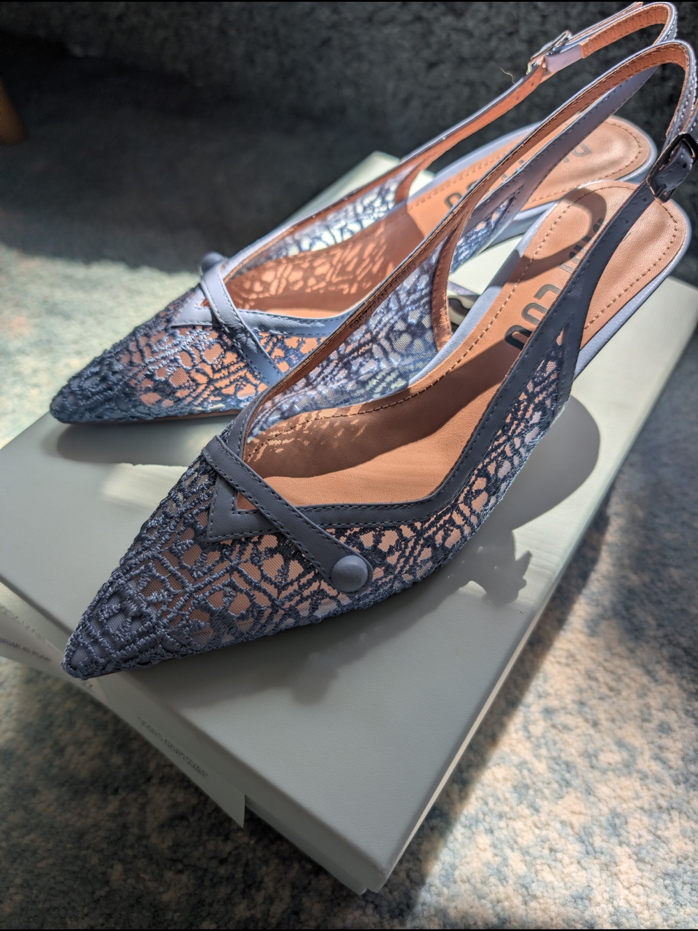 💙💠 NIB Bibilou Beautiful Blue Mesh Lace Slingback Kitten Heels